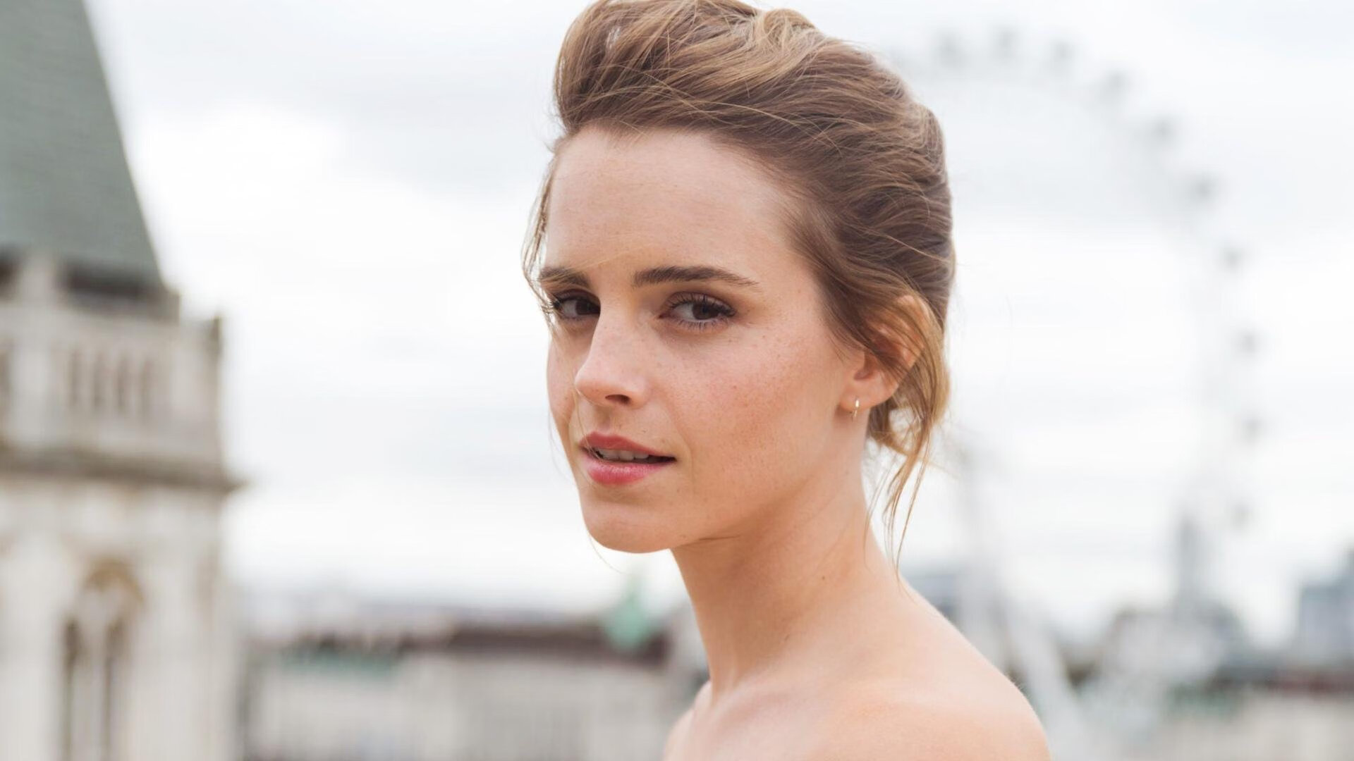 中国女篮注重团队合作，中国女篮带队