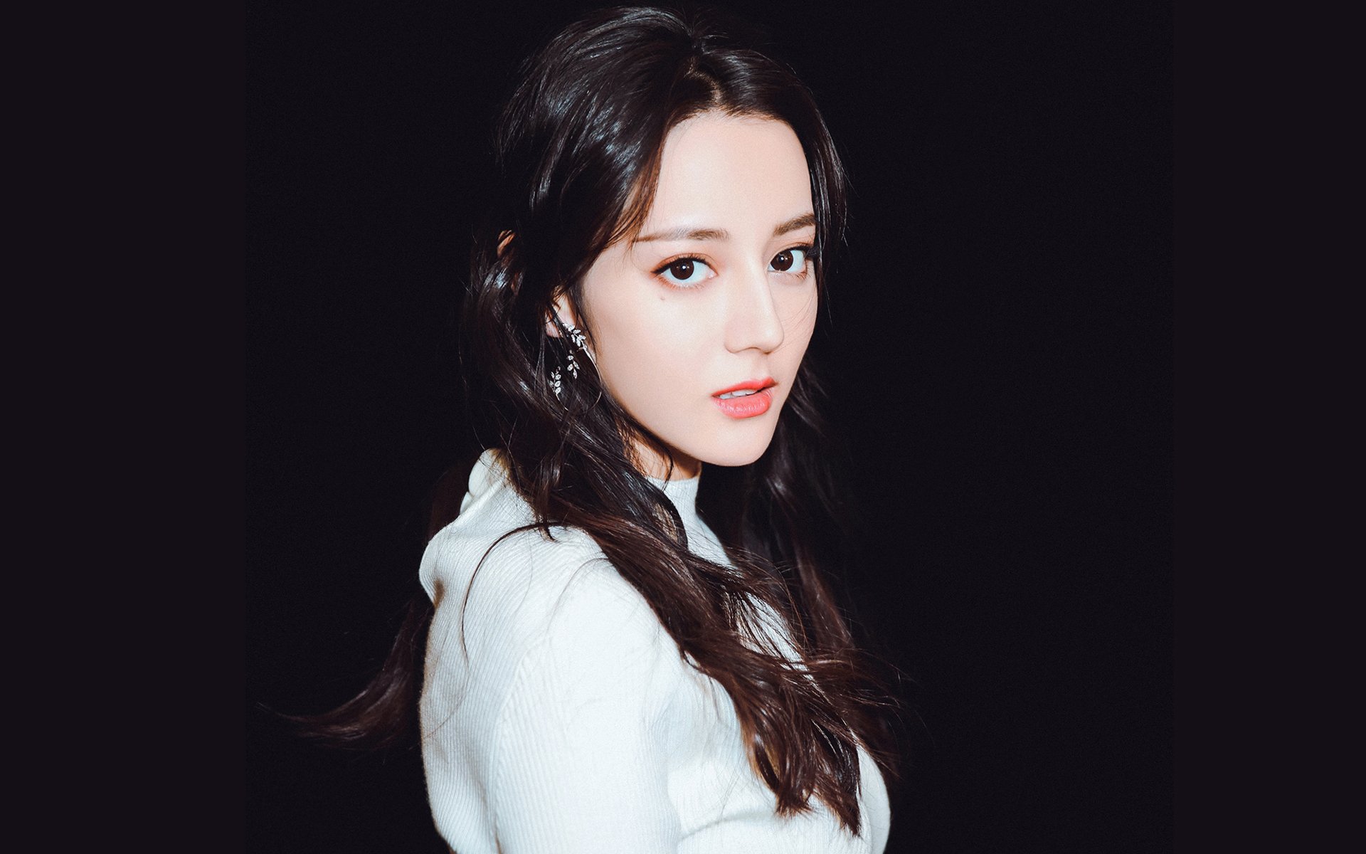 “沙滩手球在天府新区赛场精彩亮相，运动员拼尽全力”